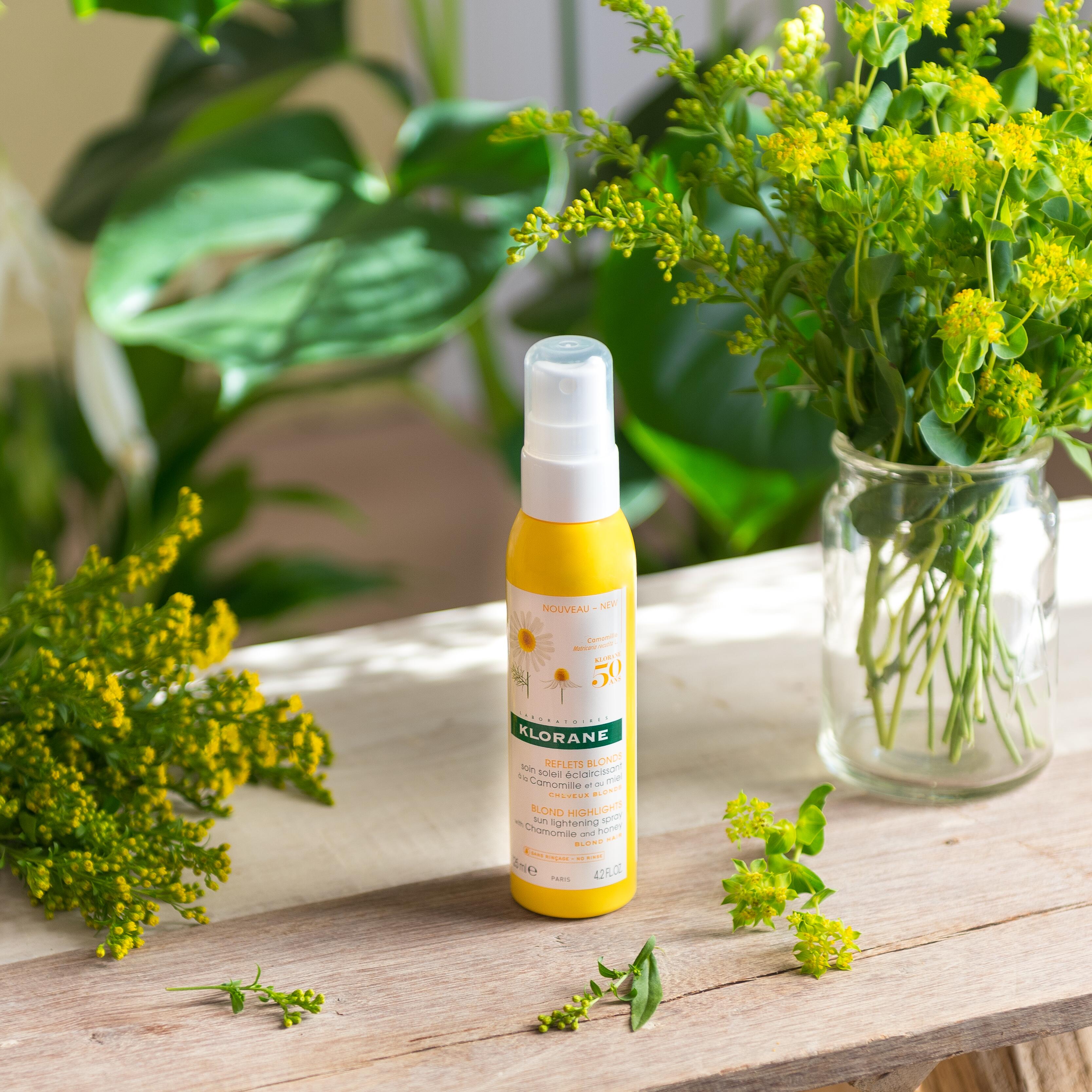 KL_HAIR_CHAMOMILE SUN LIGHTENING SPRAY_Picture_Lifestyle_2020